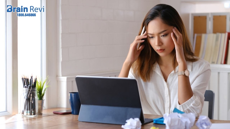 Người trẻ thường xuyên làm việc với cường độ cao, không đủ giấc khiến cho máu lên não kém