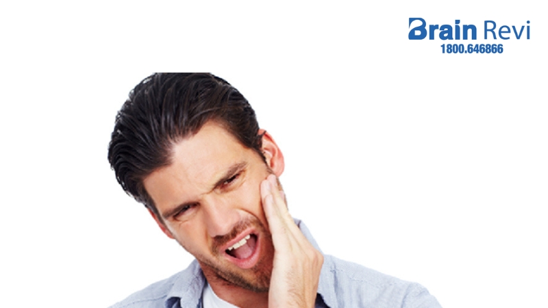 Rối loạn khớp thái dương hàm sẽ khiến cho người bệnh bị đau đầu phía sau mang tai